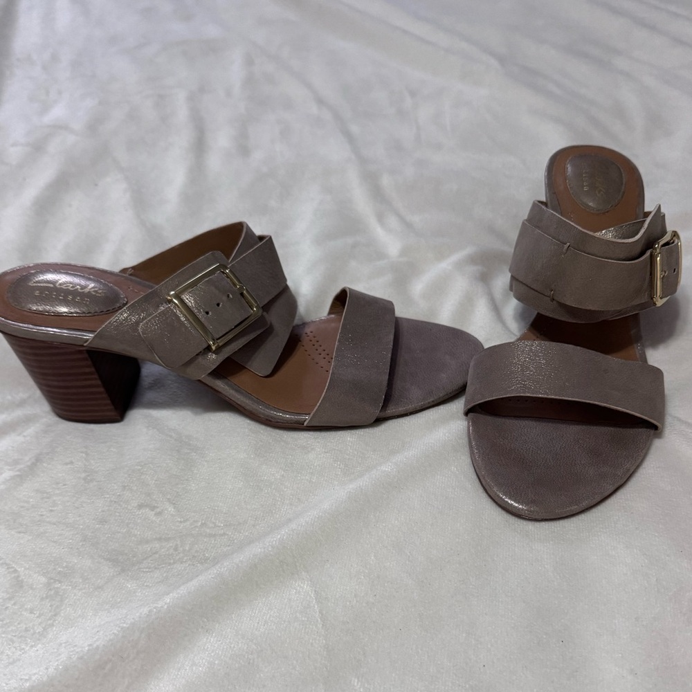 CLARKS Ralene Champagne Gold Leather Open Toe Strap Heeled Sandal size 8.5